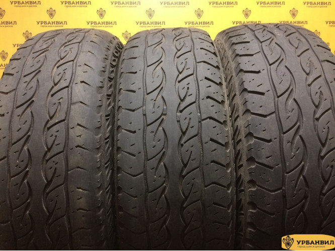 Kumho Road Venture AT KL78 235/75 R15LT 104/101S