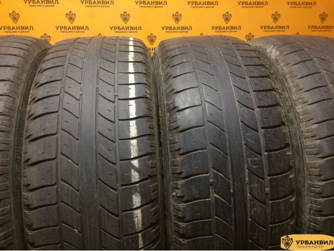 Goodyear Wrangler HP All Weather 235/65 R17 104V