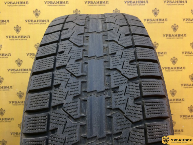 Toyo Observe Garit GIZ 225/55 R17