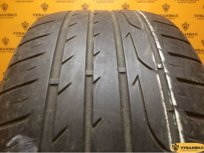 Three-A P606 235/45 R17