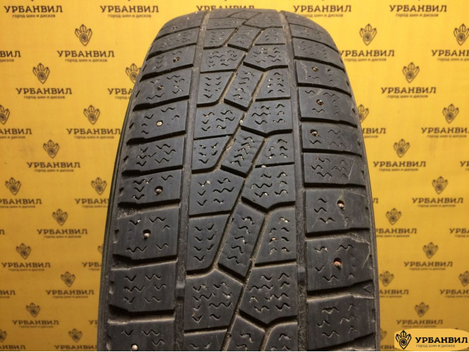 Kumho I'Zen Stud Snow KW11 205/70 R14 93T