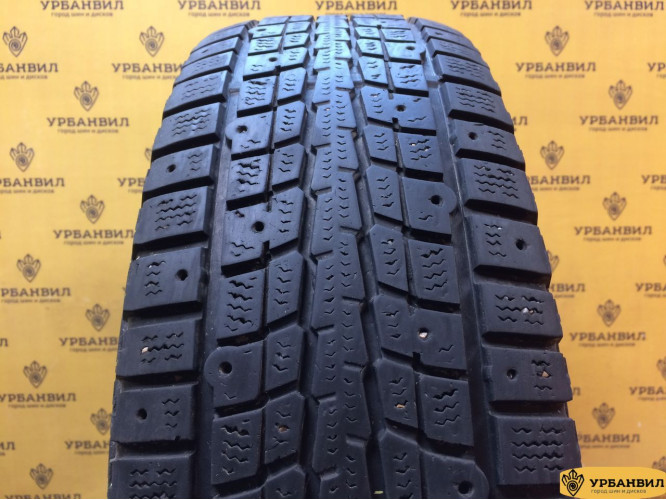 Dunlop SP Winter Ice 01 215/70 R16