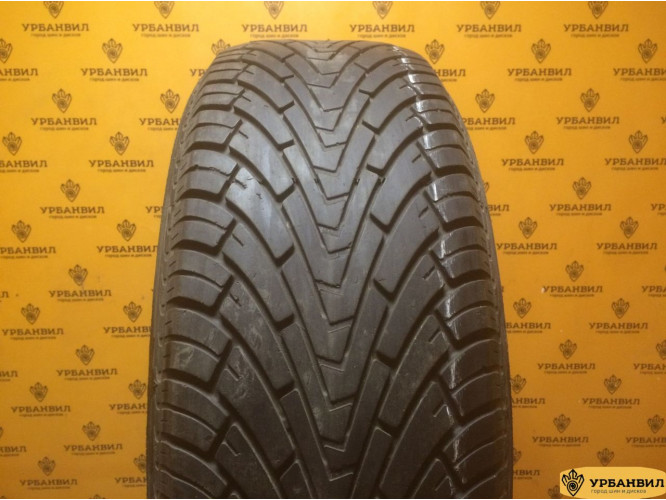 Goodyear Wrangler F1 235/65 R17 104V