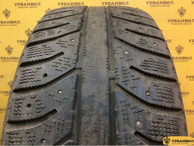 Bridgestone Ice Cruiser 7000 215/50 R17 91T